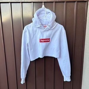 Cute and vintage supreme box logo cropped white hoodie size L.